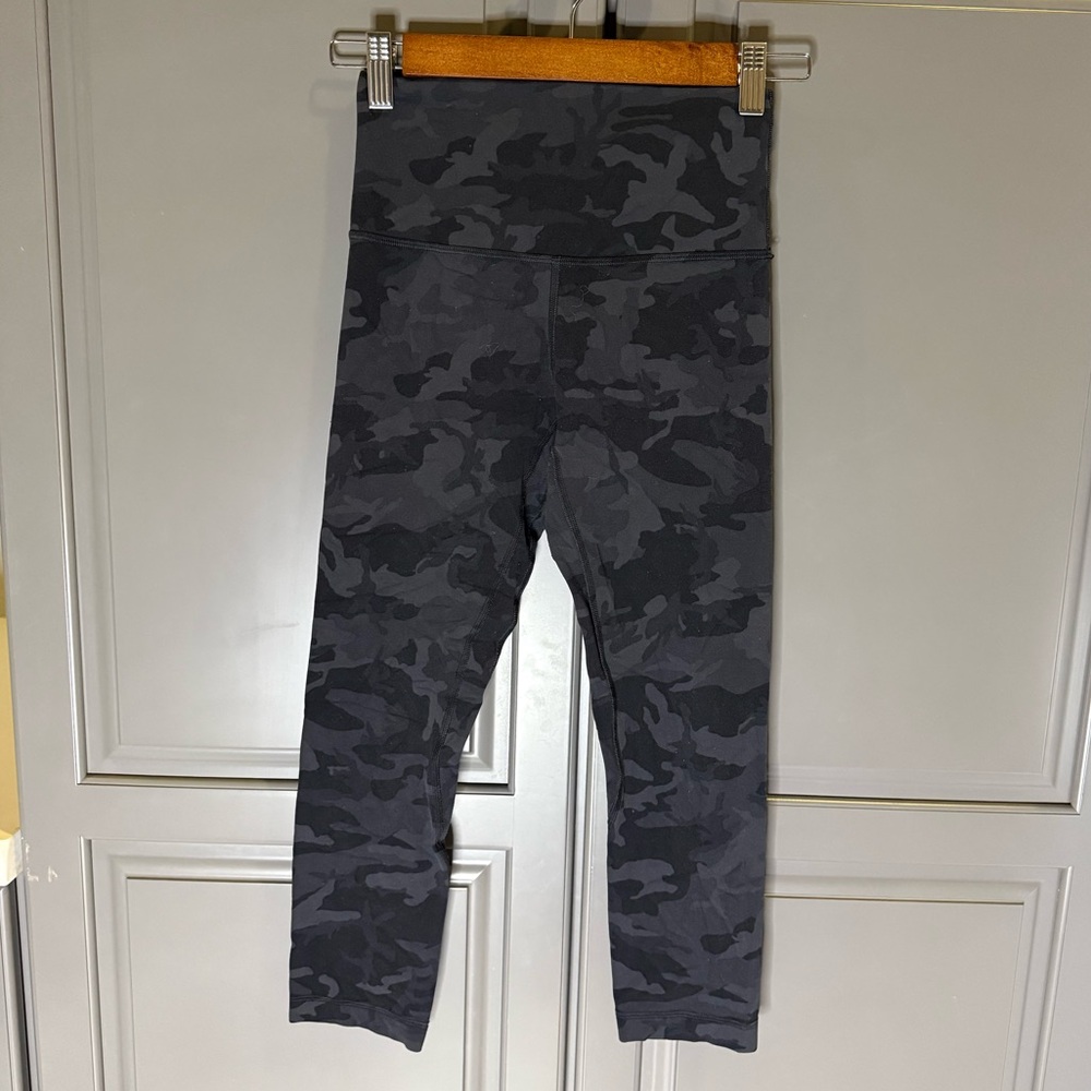 Lululemon Align High Rise Crop 23” - like new - size 4